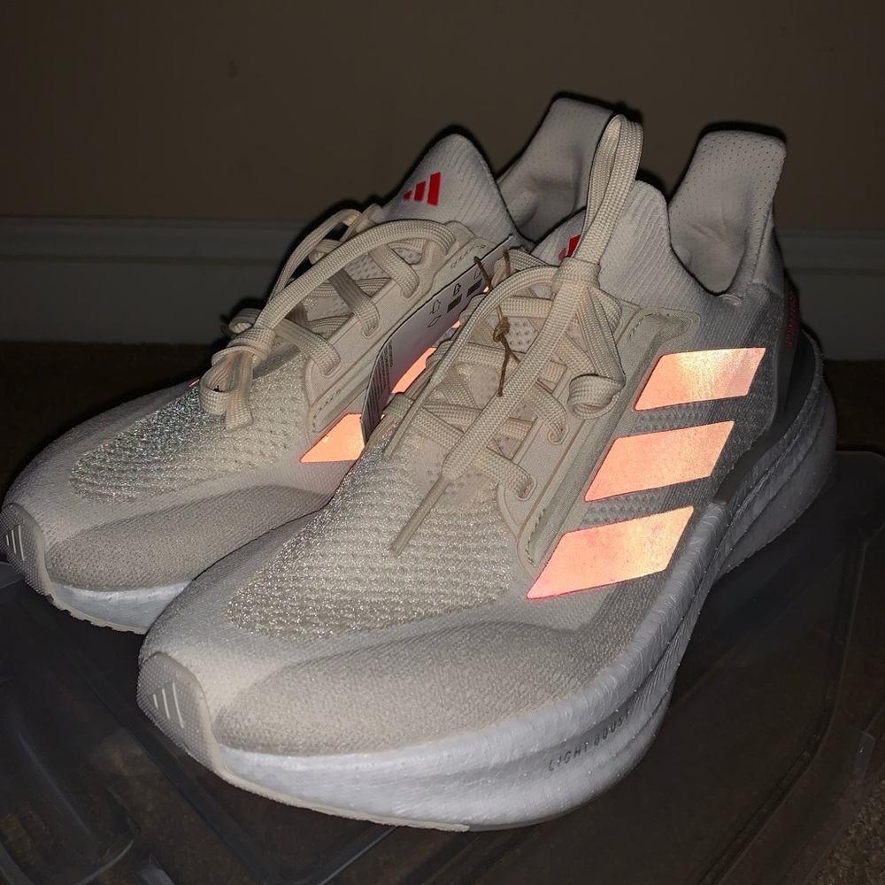 Adidas Ultraboost 5X - Brand New - Size 9.5 - Bright Red Accents - White Sole